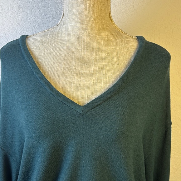 Beyond Yoga Soft Spoken Cropped V-Neck Pullover Top Size Medium - Picture 4 of 8
